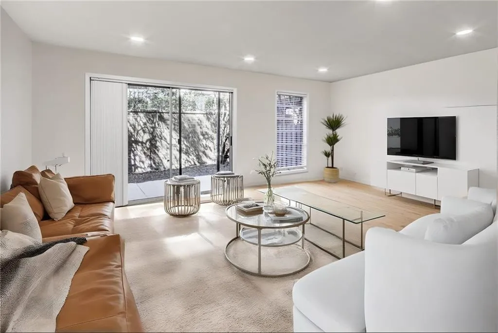 6851 Roswell Road Unit F27, Atlanta, Georgia 30328, 2 Bedrooms Bedrooms, ,2 BathroomsBathrooms,Residential,Sold,6851 Roswell Road Unit F27,7422665