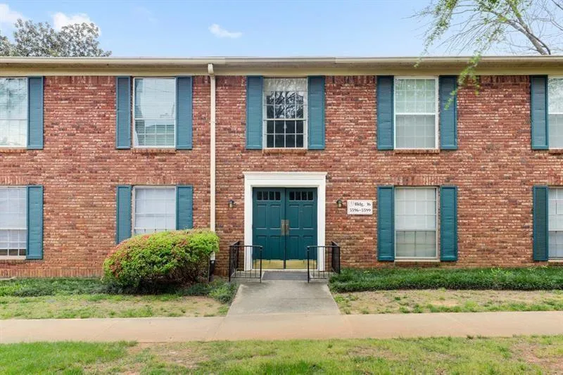 5596 Kingsport Drive, Atlanta, Georgia 30342, 3 Bedrooms Bedrooms, ,2 BathroomsBathrooms,Residential,Sold,5596 Kingsport Drive,6738185