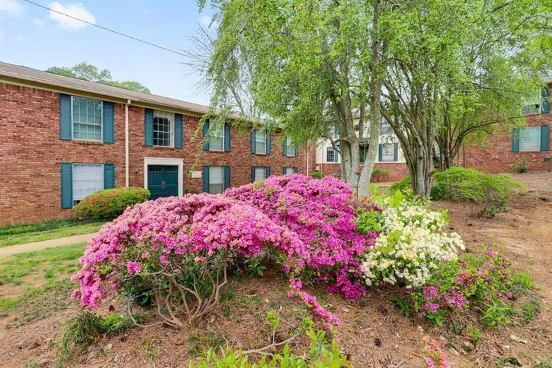 5596 Kingsport Drive, Atlanta, Georgia 30342, 3 Bedrooms Bedrooms, ,2 BathroomsBathrooms,Residential,Sold,5596 Kingsport Drive,6738185