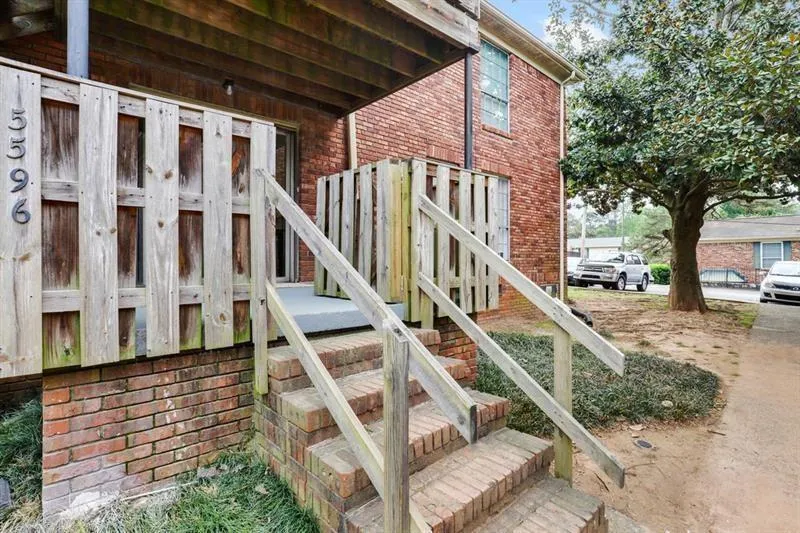 5596 Kingsport Drive, Atlanta, Georgia 30342, 3 Bedrooms Bedrooms, ,2 BathroomsBathrooms,Residential,Sold,5596 Kingsport Drive,6738185