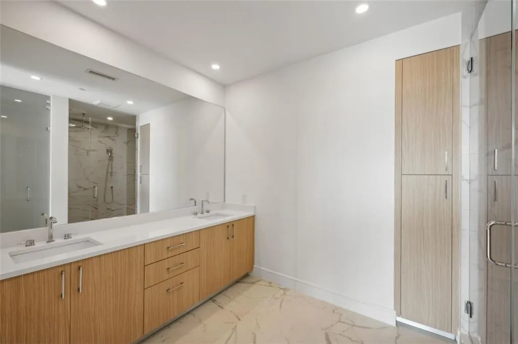 2425 Peachtree Unit 510, Atlanta, Georgia 30305, 2 Bedrooms Bedrooms, ,3 BathroomsBathrooms,Residential,For Sale,2425 Peachtree Unit 510,7498791