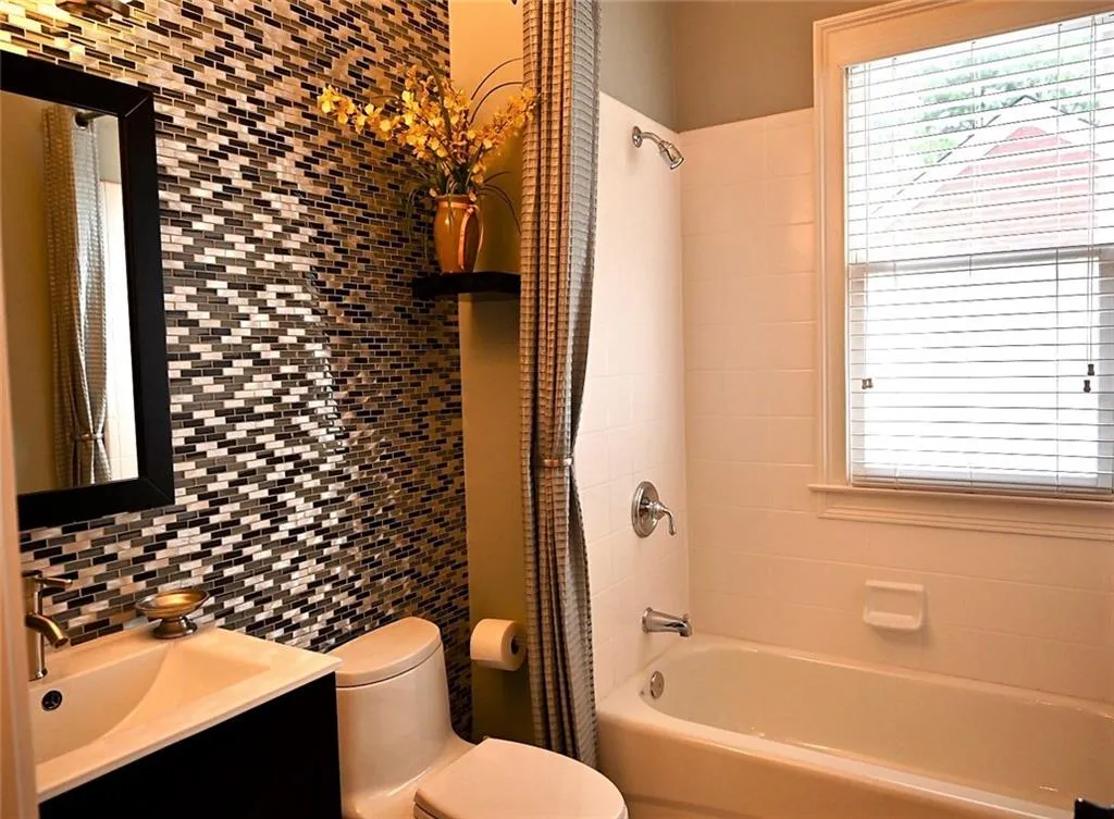 160 Trowbridge Road, Sandy Springs, Georgia 30350, 5 Bedrooms Bedrooms, ,5 BathroomsBathrooms,Residential,Sold,160 Trowbridge Road,6930057