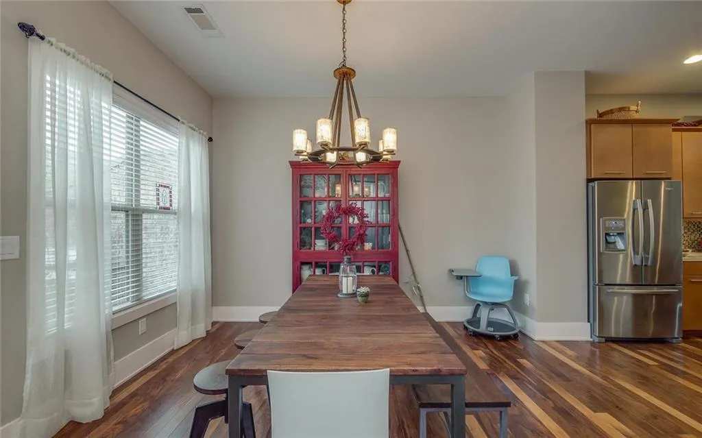 305 Alderwood Lane, Sandy Springs, Georgia 30328, 3 Bedrooms Bedrooms, ,3 BathroomsBathrooms,Residential,Sold,305 Alderwood Lane,5860540