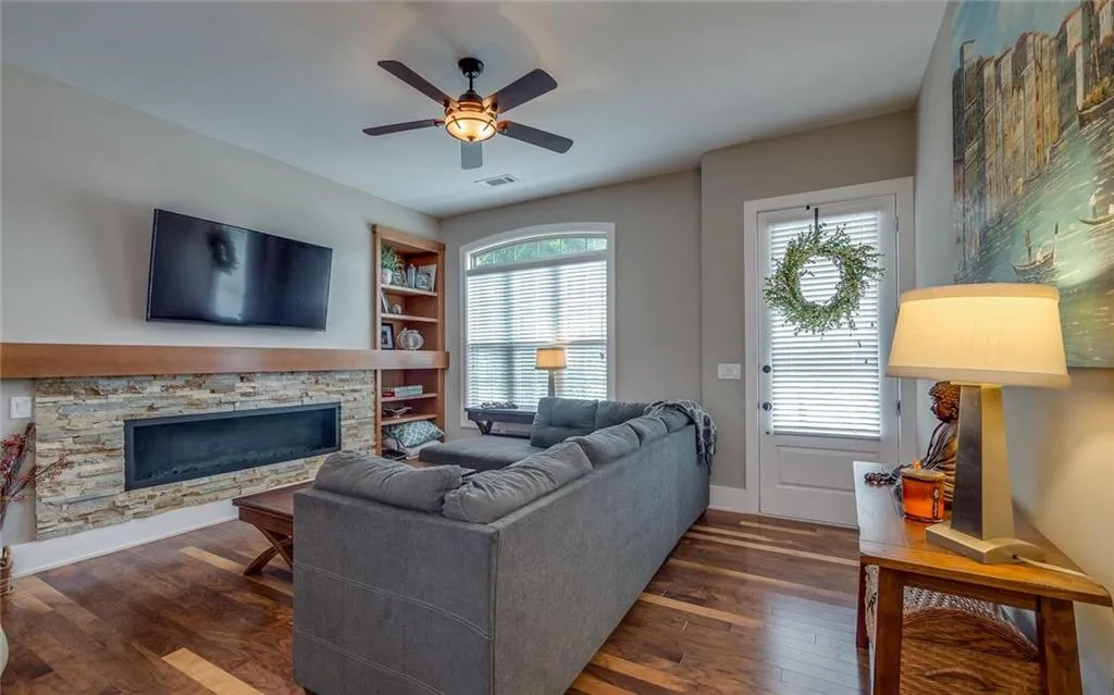 305 Alderwood Lane, Sandy Springs, Georgia 30328, 3 Bedrooms Bedrooms, ,3 BathroomsBathrooms,Residential,Sold,305 Alderwood Lane,5860540