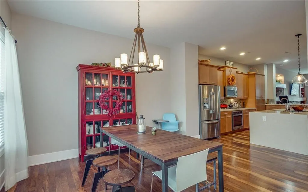 305 Alderwood Lane, Sandy Springs, Georgia 30328, 3 Bedrooms Bedrooms, ,3 BathroomsBathrooms,Residential,Sold,305 Alderwood Lane,5860540