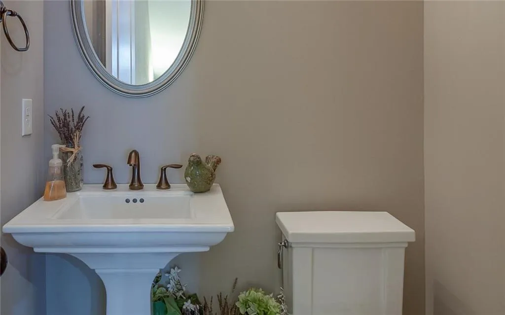 305 Alderwood Lane, Sandy Springs, Georgia 30328, 3 Bedrooms Bedrooms, ,3 BathroomsBathrooms,Residential,Sold,305 Alderwood Lane,5860540