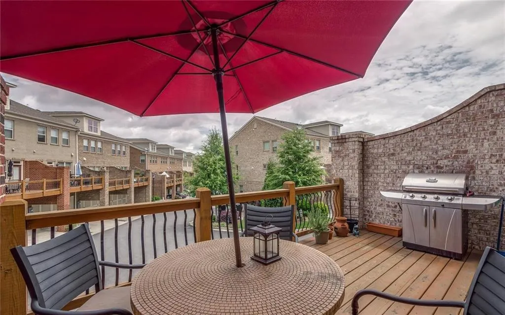 305 Alderwood Lane, Sandy Springs, Georgia 30328, 3 Bedrooms Bedrooms, ,3 BathroomsBathrooms,Residential,Sold,305 Alderwood Lane,5860540