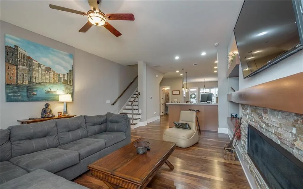 305 Alderwood Lane, Sandy Springs, Georgia 30328, 3 Bedrooms Bedrooms, ,3 BathroomsBathrooms,Residential,Sold,305 Alderwood Lane,5860540