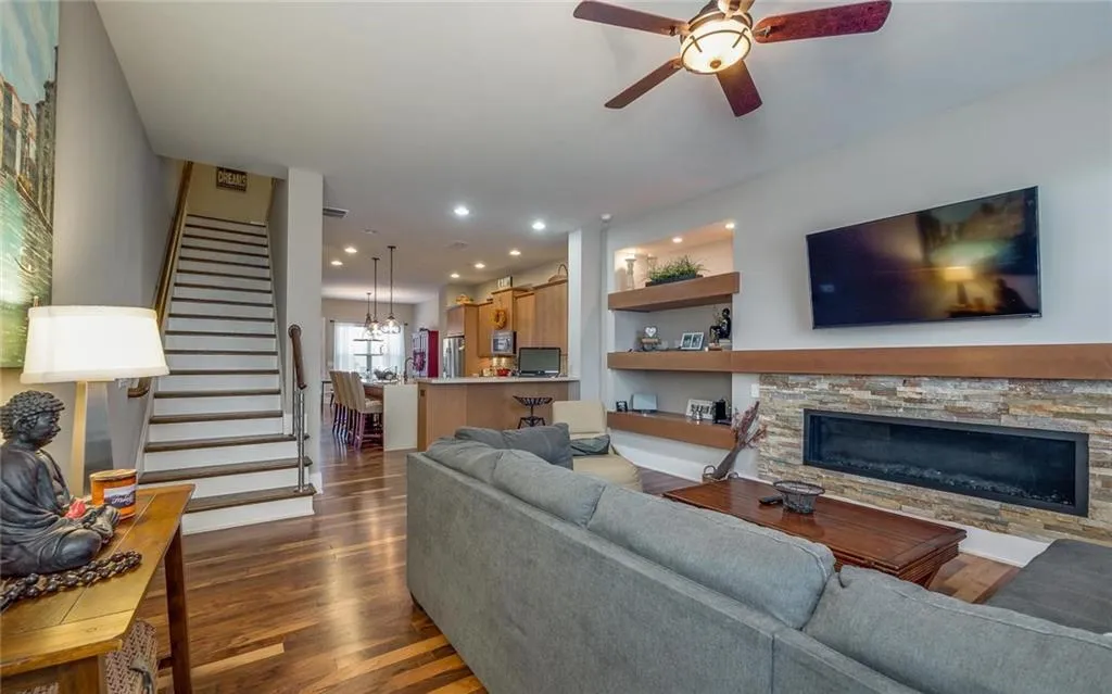 305 Alderwood Lane, Sandy Springs, Georgia 30328, 3 Bedrooms Bedrooms, ,3 BathroomsBathrooms,Residential,Sold,305 Alderwood Lane,5860540