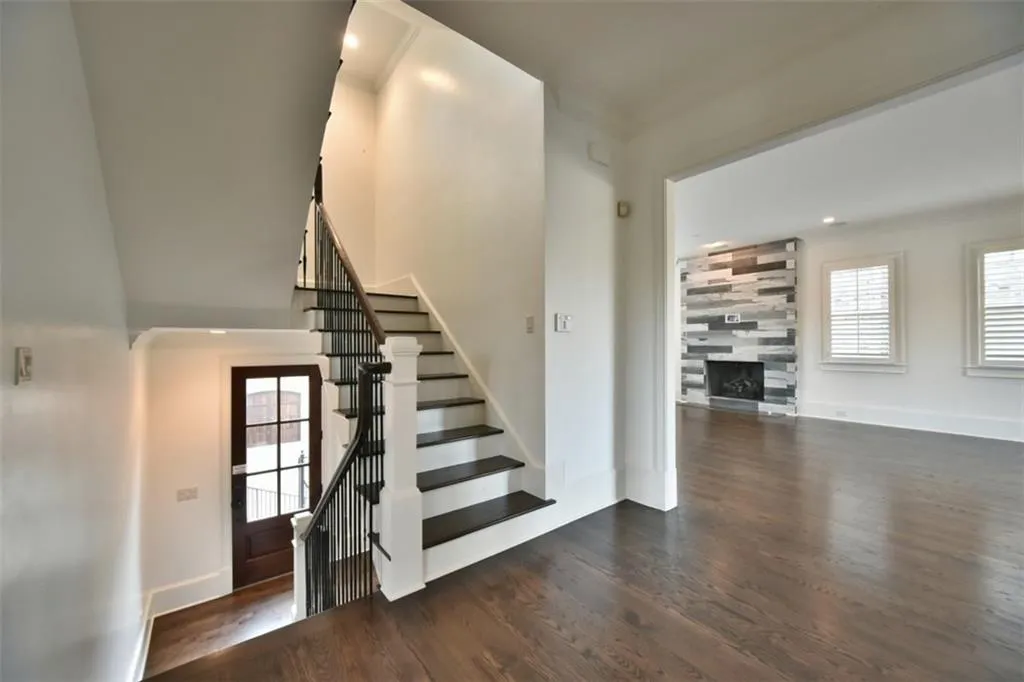 3721 Vermont Place Ne, Atlanta, Georgia 30319, 4 Bedrooms Bedrooms, ,3 BathroomsBathrooms,Residential,Sold,3721 Vermont Place Ne,5655412