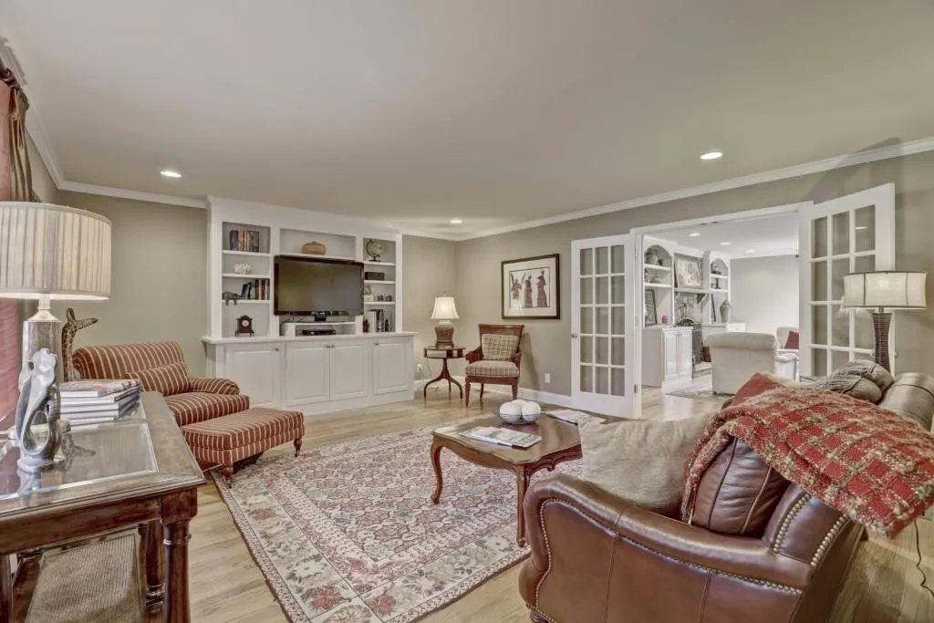 1581 Huntingdon Trail, Sandy Springs, Georgia 30350, 5 Bedrooms Bedrooms, ,5 BathroomsBathrooms,Residential,Sold,1581 Huntingdon Trail,5805247