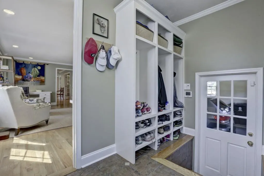 1581 Huntingdon Trail, Sandy Springs, Georgia 30350, 5 Bedrooms Bedrooms, ,5 BathroomsBathrooms,Residential,Sold,1581 Huntingdon Trail,5805247