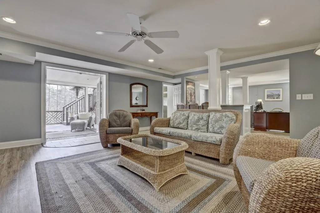 1581 Huntingdon Trail, Sandy Springs, Georgia 30350, 5 Bedrooms Bedrooms, ,5 BathroomsBathrooms,Residential,Sold,1581 Huntingdon Trail,5805247