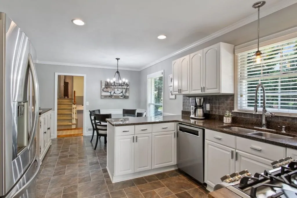 90 Bonnie Lane, Sandy Springs, Georgia 30328, 3 Bedrooms Bedrooms, ,2 BathroomsBathrooms,Residential,Sold,90 Bonnie Lane,6931337