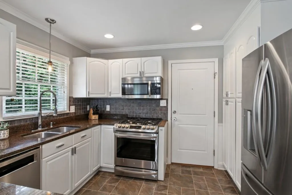 90 Bonnie Lane, Sandy Springs, Georgia 30328, 3 Bedrooms Bedrooms, ,2 BathroomsBathrooms,Residential,Sold,90 Bonnie Lane,6931337