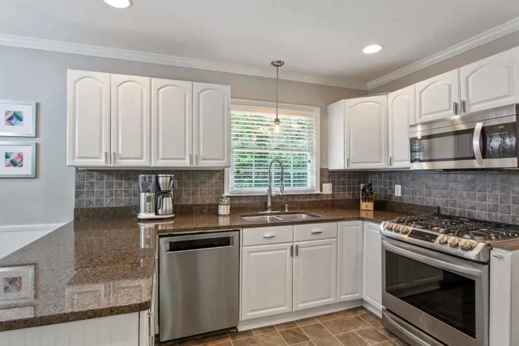 90 Bonnie Lane, Sandy Springs, Georgia 30328, 3 Bedrooms Bedrooms, ,2 BathroomsBathrooms,Residential,Sold,90 Bonnie Lane,6931337