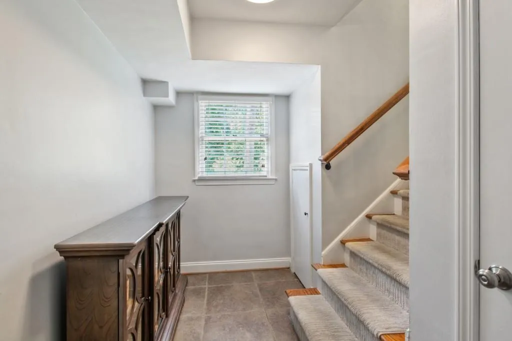 90 Bonnie Lane, Sandy Springs, Georgia 30328, 3 Bedrooms Bedrooms, ,2 BathroomsBathrooms,Residential,Sold,90 Bonnie Lane,6931337