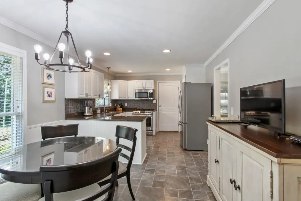 90 Bonnie Lane, Sandy Springs, Georgia 30328, 3 Bedrooms Bedrooms, ,2 BathroomsBathrooms,Residential,Sold,90 Bonnie Lane,6931337