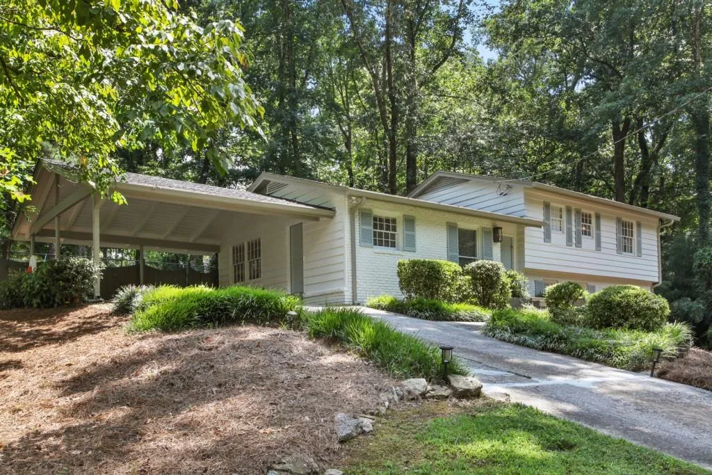 90 Bonnie Lane, Sandy Springs, Georgia 30328, 3 Bedrooms Bedrooms, ,2 BathroomsBathrooms,Residential,Sold,90 Bonnie Lane,6931337