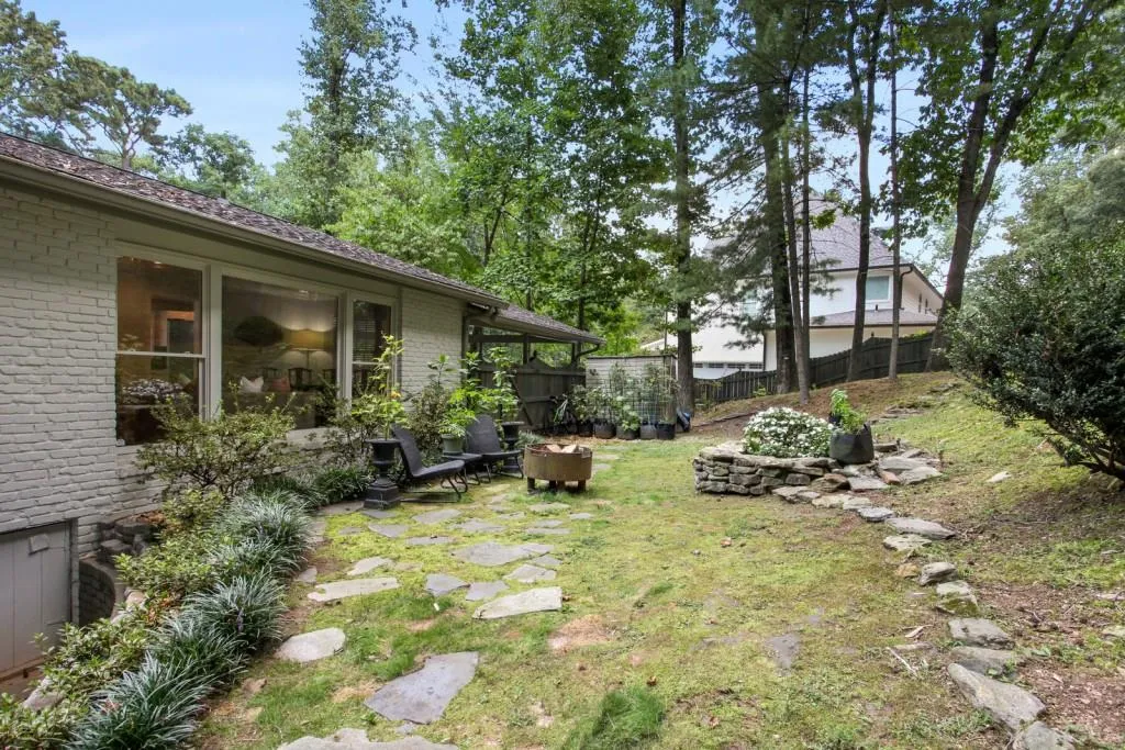 90 Bonnie Lane, Sandy Springs, Georgia 30328, 3 Bedrooms Bedrooms, ,2 BathroomsBathrooms,Residential,Sold,90 Bonnie Lane,6931337