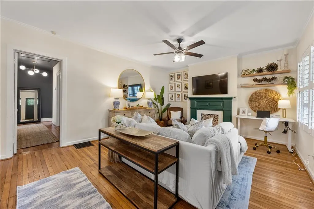 2125 Fairhaven Circle Ne, Atlanta, Georgia 30305, 2 Bedrooms Bedrooms, ,1 BathroomBathrooms,Residential,For Sale,2125 Fairhaven Circle Ne,7664108