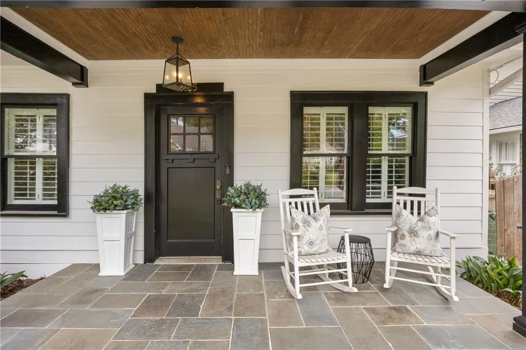 2125 Fairhaven Circle Ne, Atlanta, Georgia 30305, 2 Bedrooms Bedrooms, ,1 BathroomBathrooms,Residential,For Sale,2125 Fairhaven Circle Ne,7664108