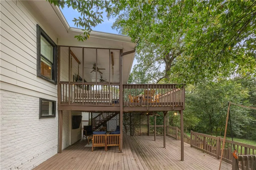 2125 Fairhaven Circle Ne, Atlanta, Georgia 30305, 2 Bedrooms Bedrooms, ,1 BathroomBathrooms,Residential,For Sale,2125 Fairhaven Circle Ne,7664108
