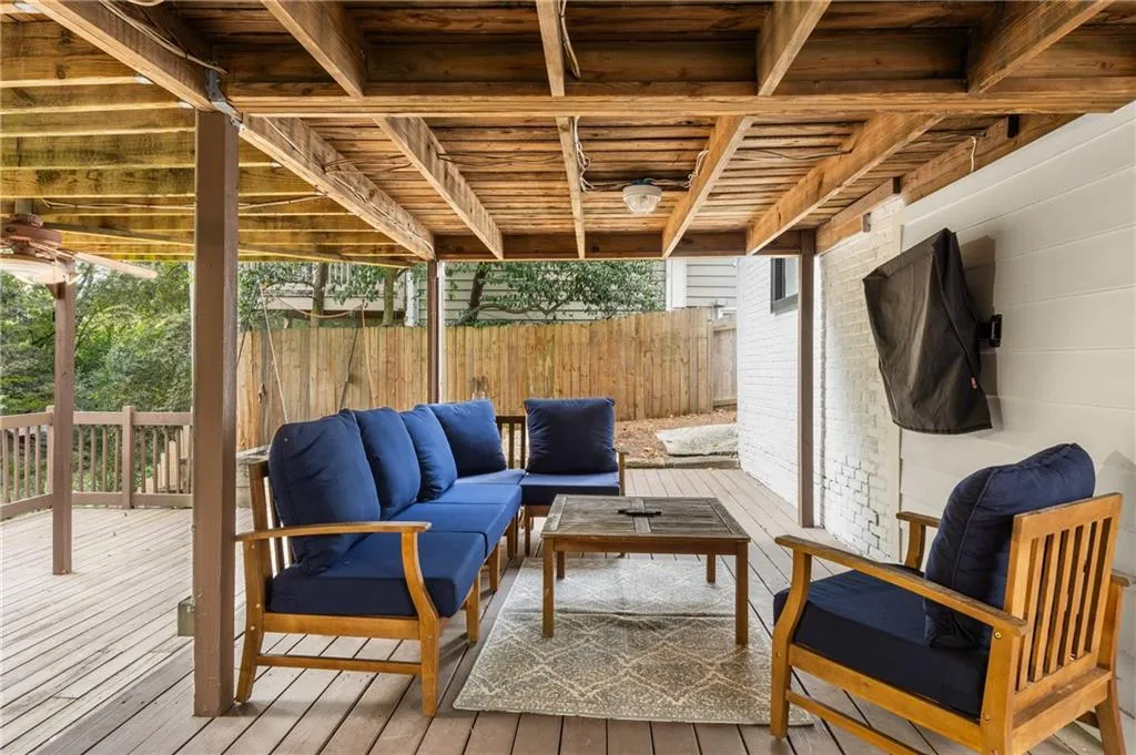 2125 Fairhaven Circle Ne, Atlanta, Georgia 30305, 2 Bedrooms Bedrooms, ,1 BathroomBathrooms,Residential,For Sale,2125 Fairhaven Circle Ne,7664108