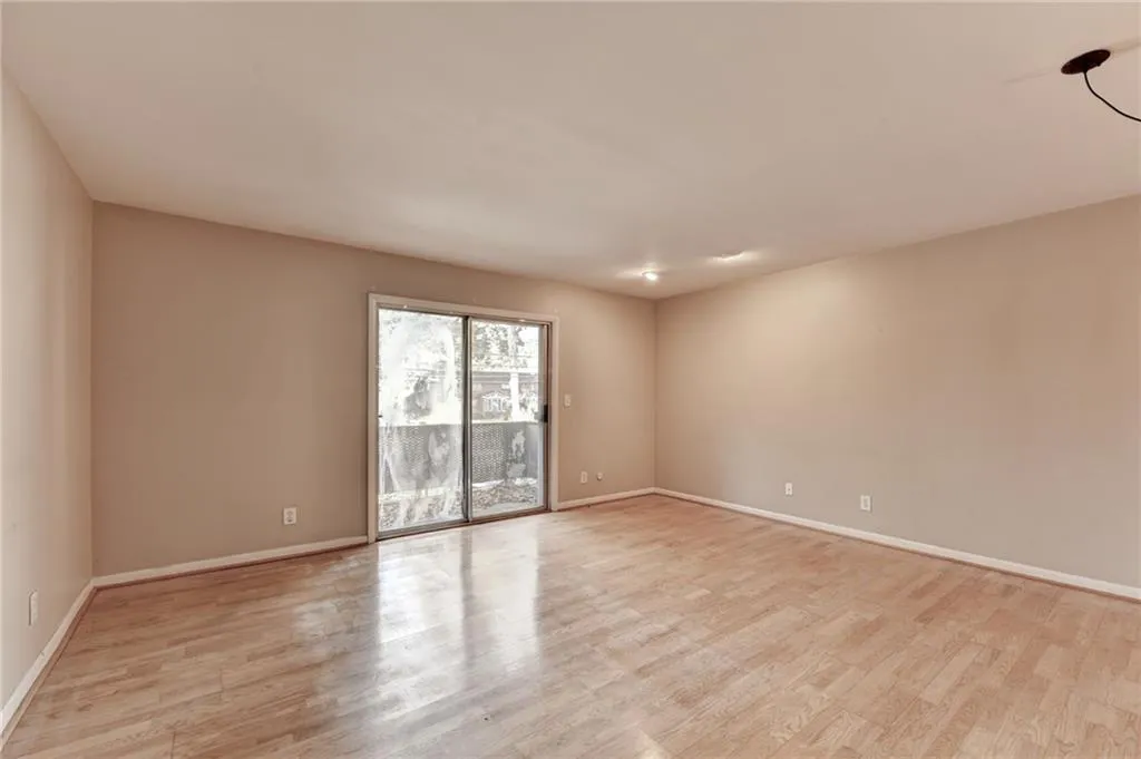 3501 Roswell Road Ne Unit 107, Atlanta, Georgia 30305, 1 Bedroom Bedrooms, 0 ,1 BathroomBathrooms,Residential,For Sale,3501 Roswell Road Ne Unit 107,7848863
