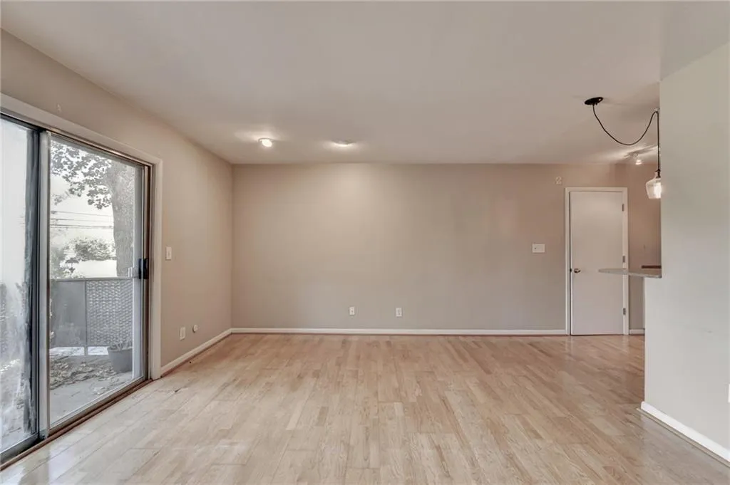 3501 Roswell Road Ne Unit 107, Atlanta, Georgia 30305, 1 Bedroom Bedrooms, 0 ,1 BathroomBathrooms,Residential,For Sale,3501 Roswell Road Ne Unit 107,7848863