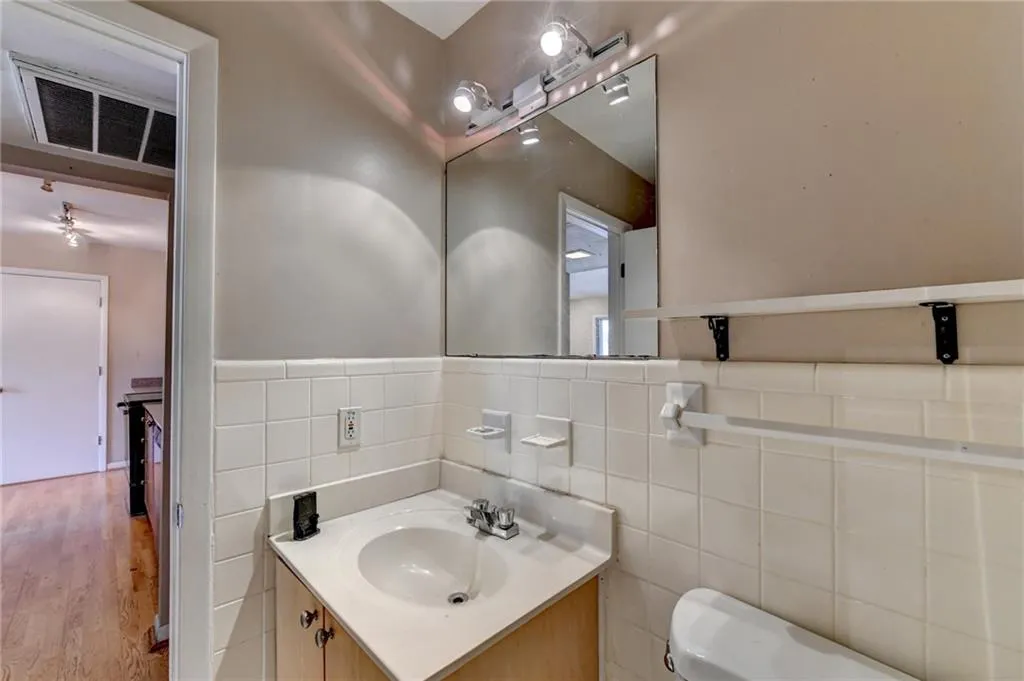 3501 Roswell Road Ne Unit 107, Atlanta, Georgia 30305, 1 Bedroom Bedrooms, 0 ,1 BathroomBathrooms,Residential,For Sale,3501 Roswell Road Ne Unit 107,7848863