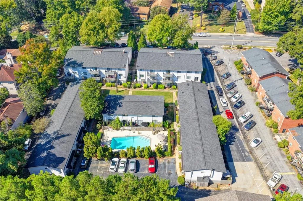 3501 Roswell Road Ne Unit 107, Atlanta, Georgia 30305, 1 Bedroom Bedrooms, 0 ,1 BathroomBathrooms,Residential,For Sale,3501 Roswell Road Ne Unit 107,7848863