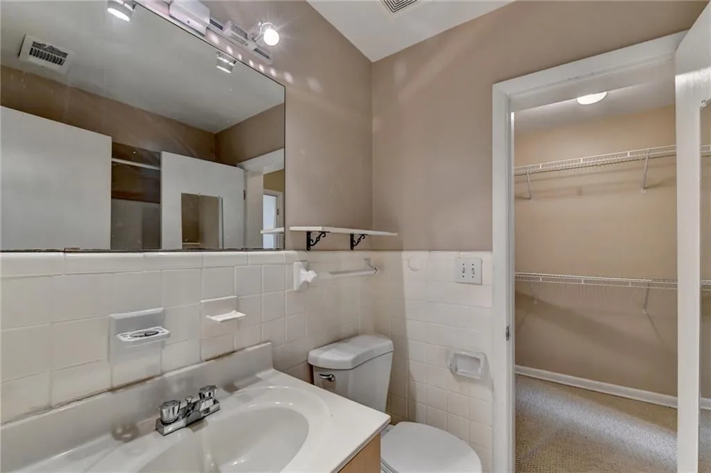 3501 Roswell Road Ne Unit 107, Atlanta, Georgia 30305, 1 Bedroom Bedrooms, 0 ,1 BathroomBathrooms,Residential,For Sale,3501 Roswell Road Ne Unit 107,7848863