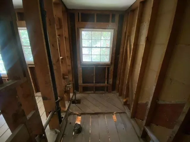 611 Hammond Drive, Sandy Springs, Georgia 30328, 3 Bedrooms Bedrooms, ,2 BathroomsBathrooms,Residential,Sold,611 Hammond Drive,7262742