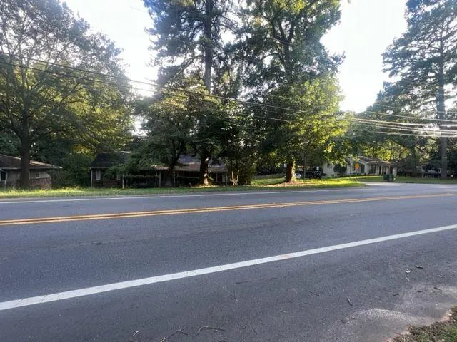 611 Hammond Drive, Sandy Springs, Georgia 30328, 3 Bedrooms Bedrooms, ,2 BathroomsBathrooms,Residential,Sold,611 Hammond Drive,7262742