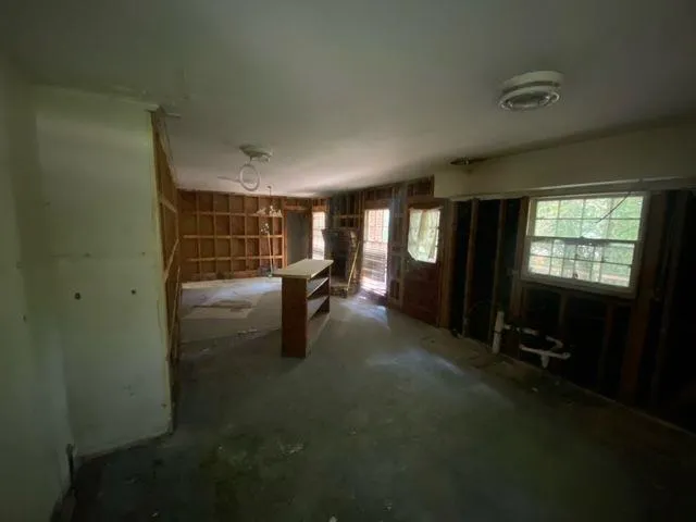 611 Hammond Drive, Sandy Springs, Georgia 30328, 3 Bedrooms Bedrooms, ,2 BathroomsBathrooms,Residential,Sold,611 Hammond Drive,7262742