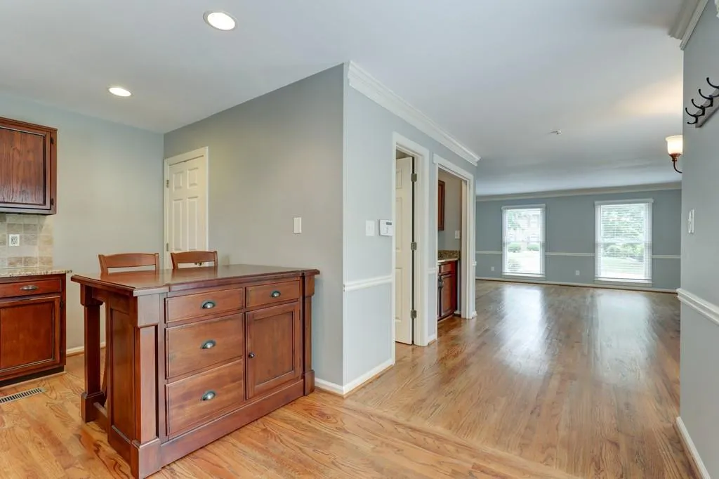 9128 Carroll Manor Drive, Sandy Springs, Georgia 30350, 2 Bedrooms Bedrooms, ,2 BathroomsBathrooms,Residential,Sold,9128 Carroll Manor Drive,6729047