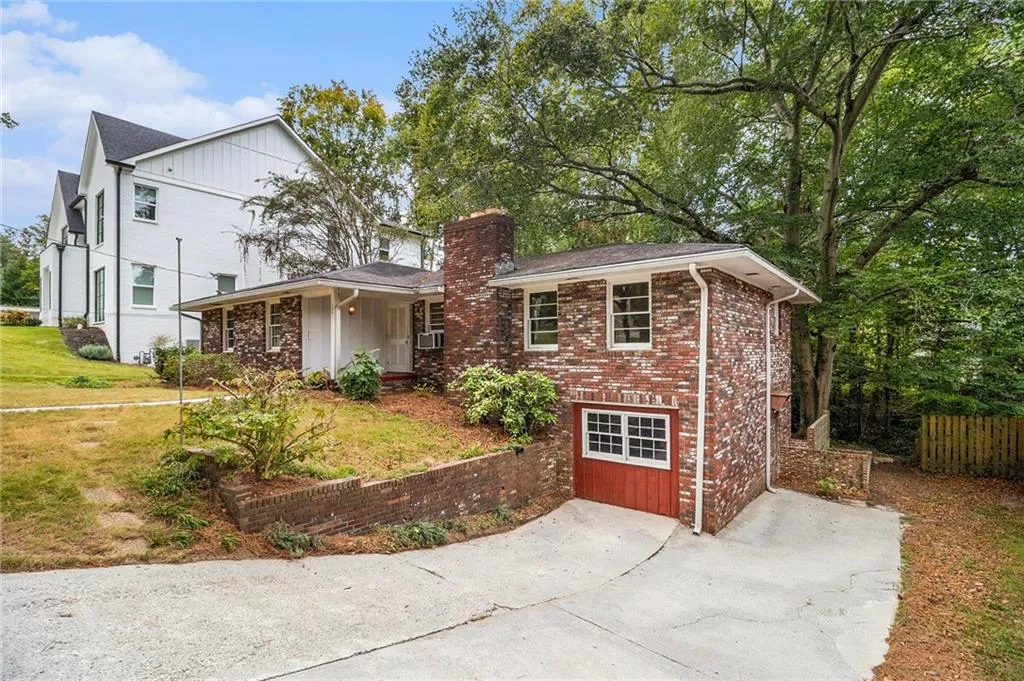 1880 Wellbourne Drive Ne, Atlanta, Georgia 30324, 3 Bedrooms Bedrooms, ,2 BathroomsBathrooms,Residential,For Sale,1880 Wellbourne Drive Ne,7662692