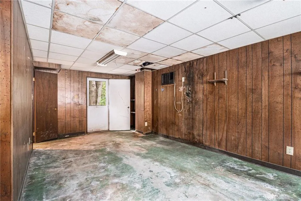 1880 Wellbourne Drive Ne, Atlanta, Georgia 30324, 3 Bedrooms Bedrooms, ,2 BathroomsBathrooms,Residential,For Sale,1880 Wellbourne Drive Ne,7662692