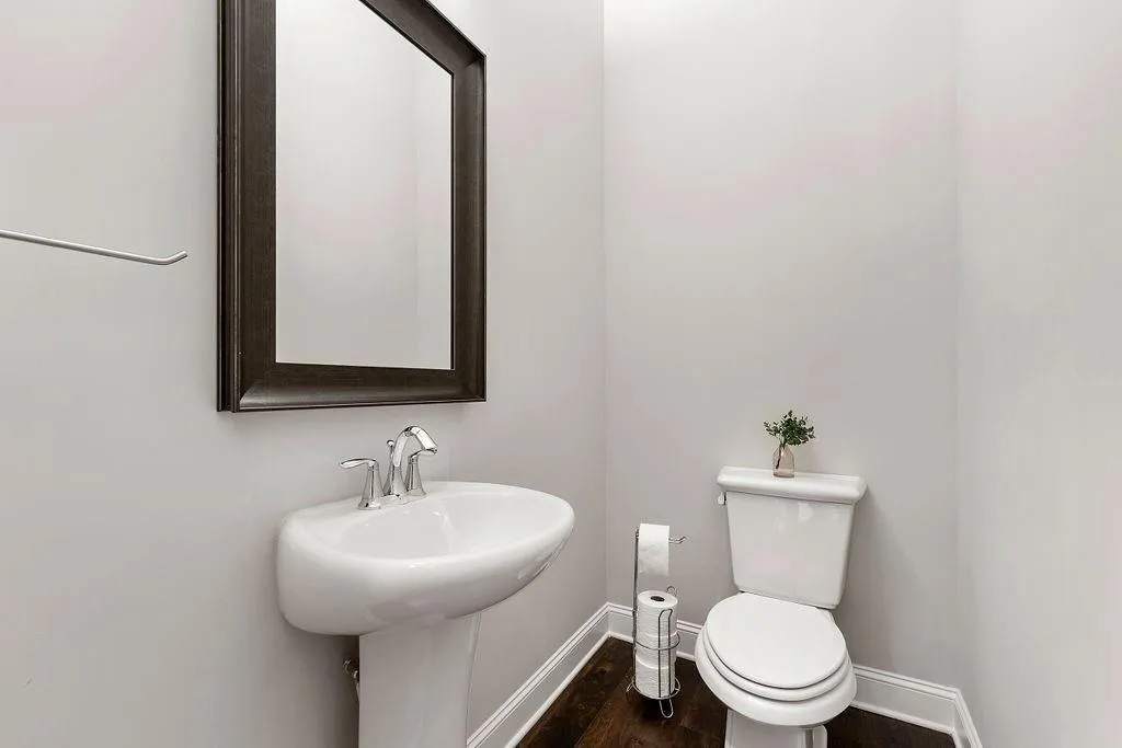 4755 Roswell Road, Sandy Springs, Georgia 30342, 2 Bedrooms Bedrooms, ,2 BathroomsBathrooms,Residential,Sold,4755 Roswell Road,7095954