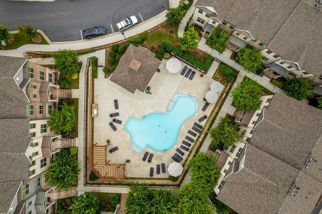 4755 Roswell Road, Sandy Springs, Georgia 30342, 2 Bedrooms Bedrooms, ,2 BathroomsBathrooms,Residential,Sold,4755 Roswell Road,7095954