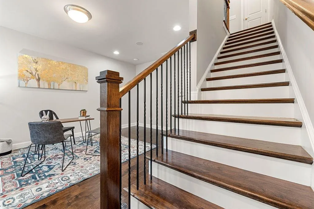 4755 Roswell Road, Sandy Springs, Georgia 30342, 2 Bedrooms Bedrooms, ,2 BathroomsBathrooms,Residential,Sold,4755 Roswell Road,7095954