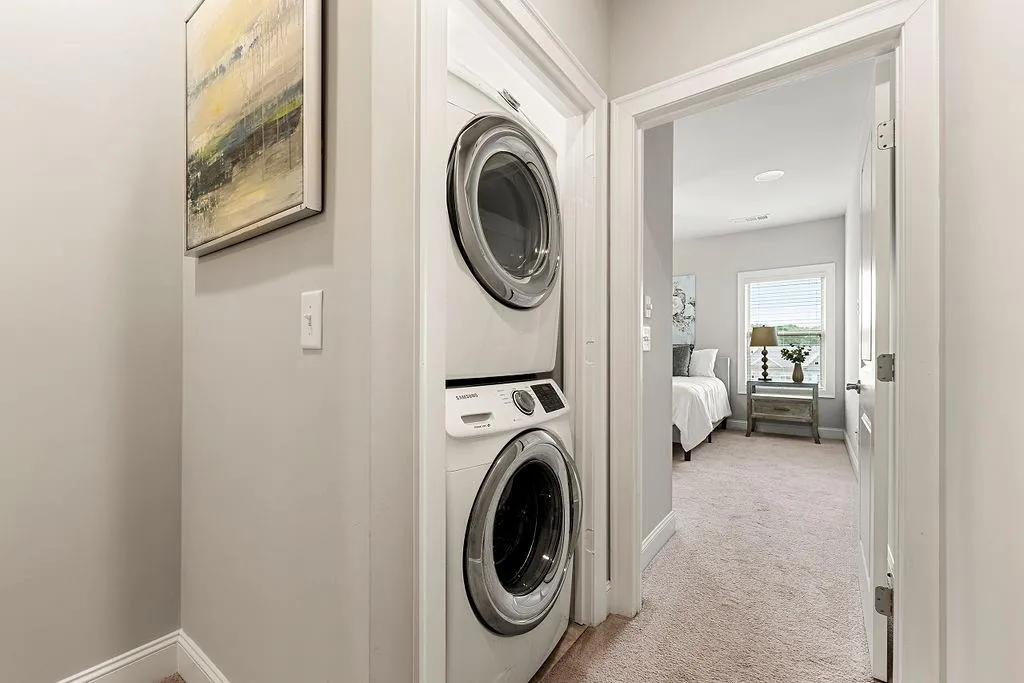 4755 Roswell Road, Sandy Springs, Georgia 30342, 2 Bedrooms Bedrooms, ,2 BathroomsBathrooms,Residential,Sold,4755 Roswell Road,7095954