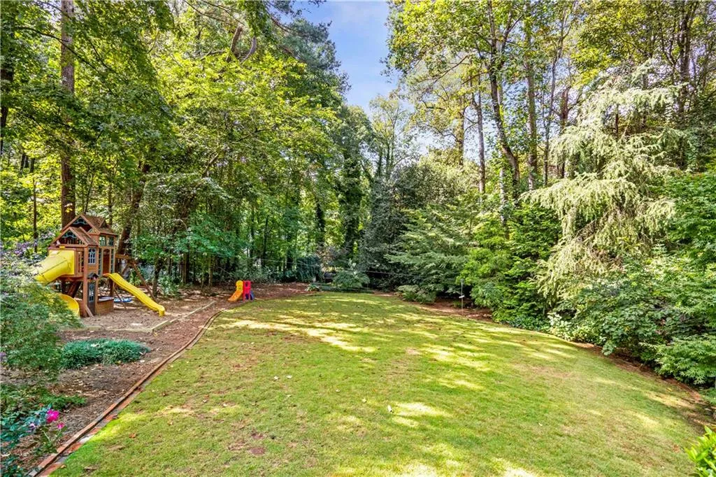 70 Old Powers Place, Atlanta, Georgia 30327, 4 Bedrooms Bedrooms, ,3 BathroomsBathrooms,Residential,Sold,70 Old Powers Place,6953256