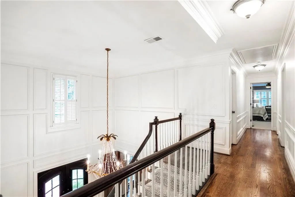 70 Old Powers Place, Atlanta, Georgia 30327, 4 Bedrooms Bedrooms, ,3 BathroomsBathrooms,Residential,Sold,70 Old Powers Place,6953256