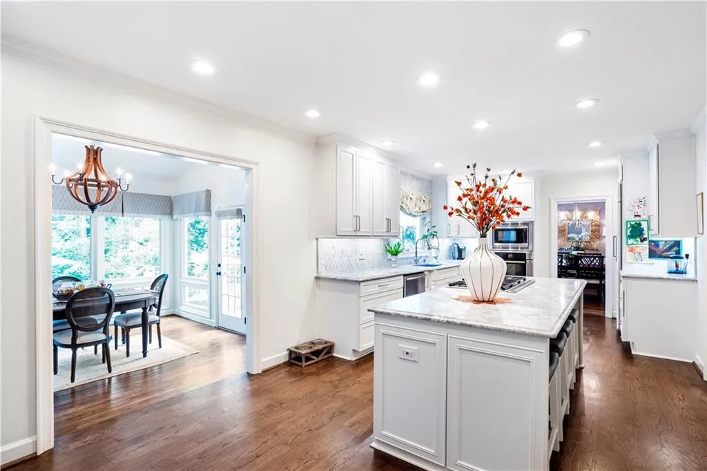 70 Old Powers Place, Atlanta, Georgia 30327, 4 Bedrooms Bedrooms, ,3 BathroomsBathrooms,Residential,Sold,70 Old Powers Place,6953256