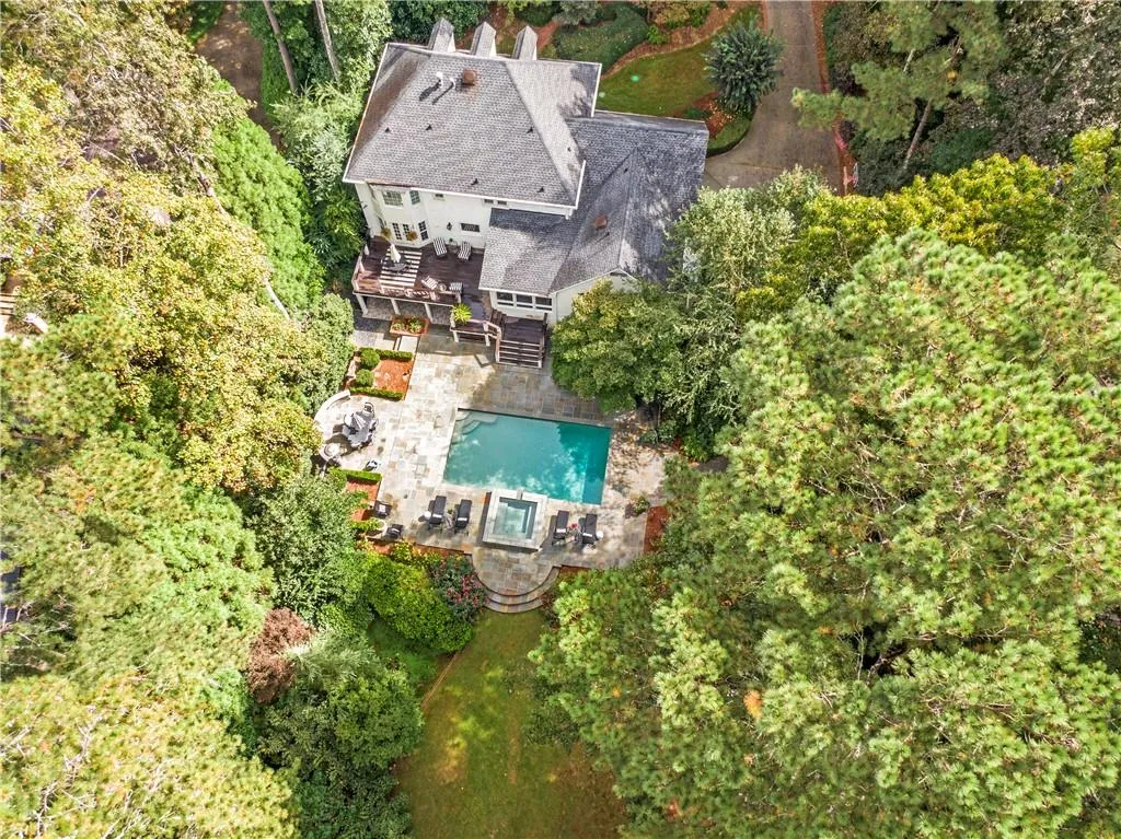 70 Old Powers Place, Atlanta, Georgia 30327, 4 Bedrooms Bedrooms, ,3 BathroomsBathrooms,Residential,Sold,70 Old Powers Place,6953256