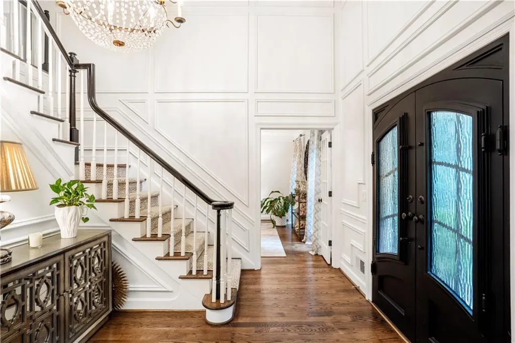 70 Old Powers Place, Atlanta, Georgia 30327, 4 Bedrooms Bedrooms, ,3 BathroomsBathrooms,Residential,Sold,70 Old Powers Place,6953256