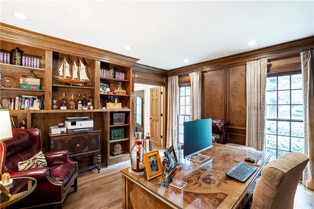 70 Old Powers Place, Atlanta, Georgia 30327, 4 Bedrooms Bedrooms, ,3 BathroomsBathrooms,Residential,Sold,70 Old Powers Place,6953256