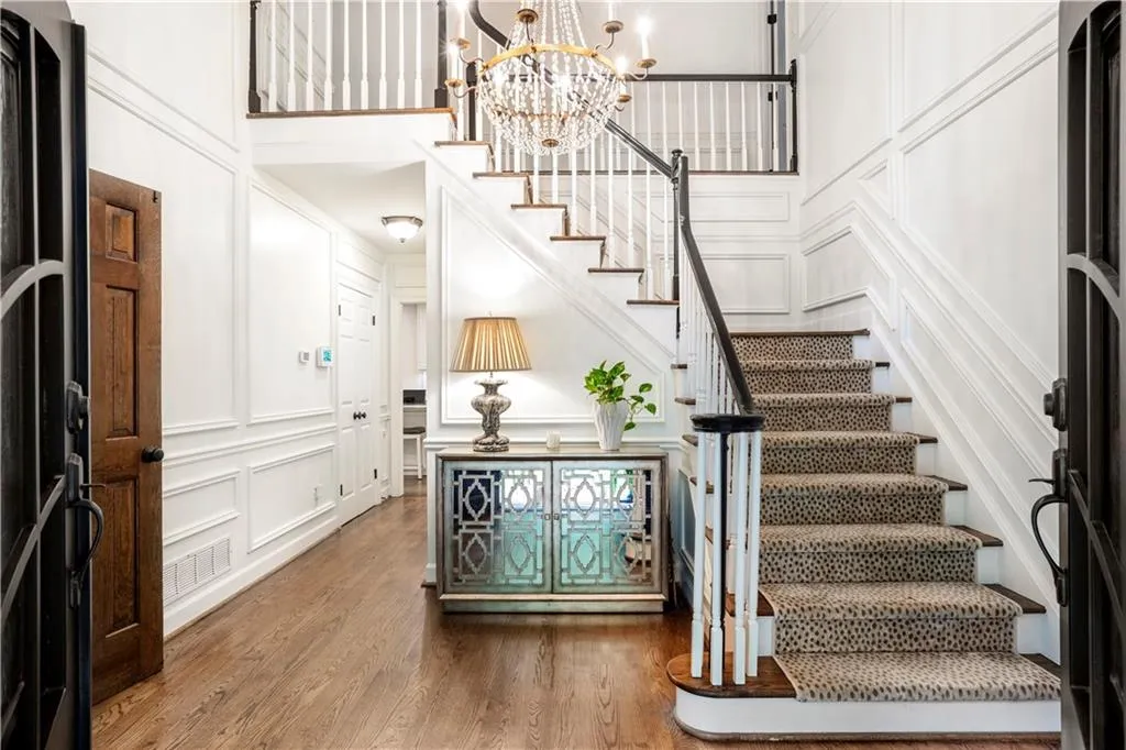 70 Old Powers Place, Atlanta, Georgia 30327, 4 Bedrooms Bedrooms, ,3 BathroomsBathrooms,Residential,Sold,70 Old Powers Place,6953256